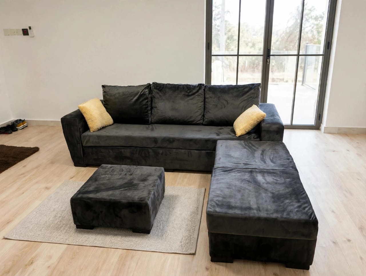 L-shaed sofa